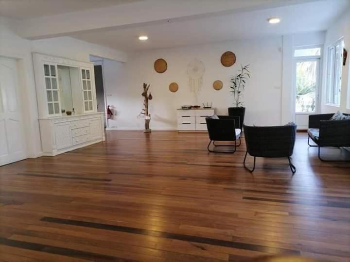 Explora Prestige Bed & Breakfast Blue Bay Bagian luar foto