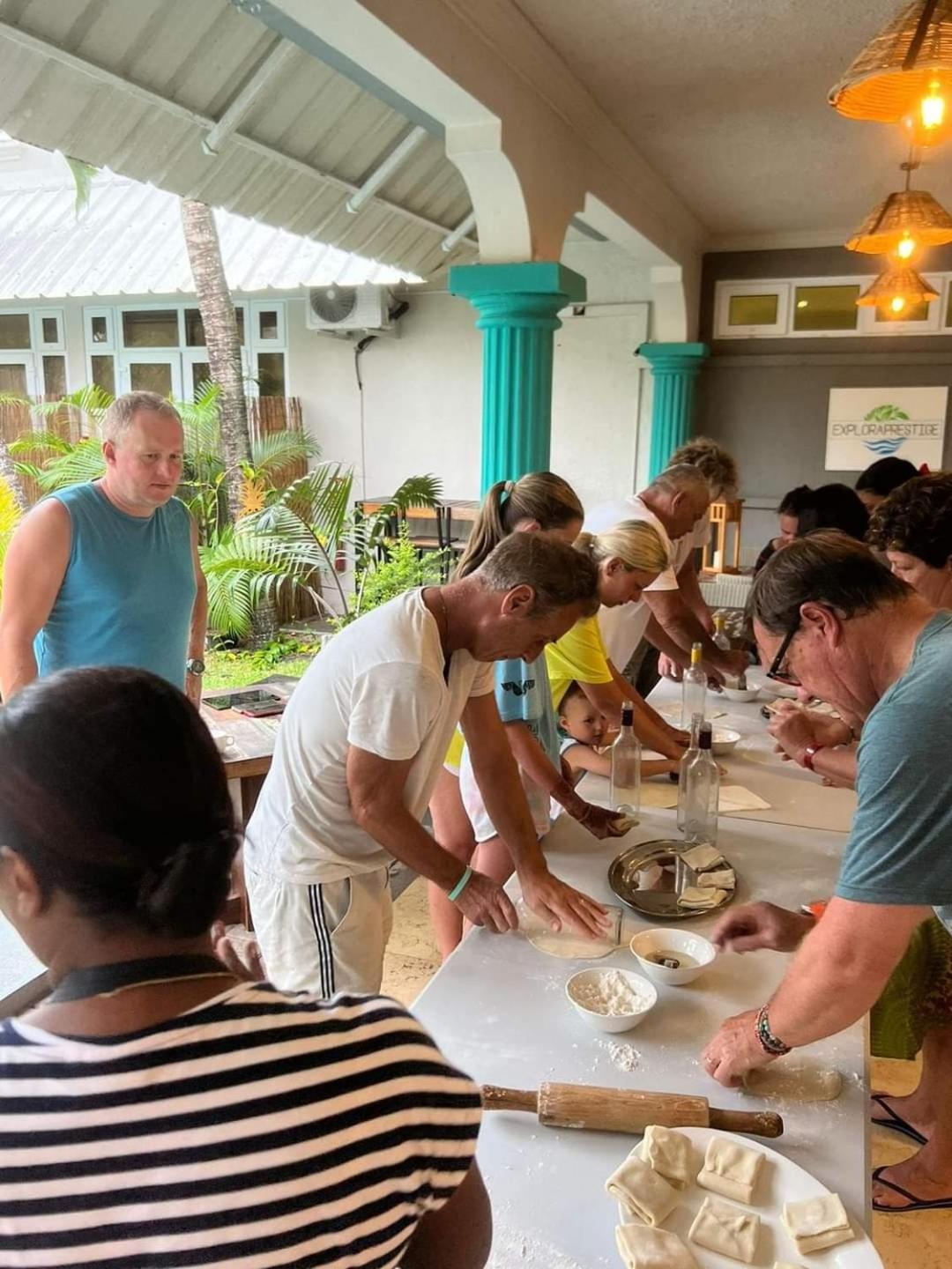 Explora Prestige Bed & Breakfast Blue Bay Bagian luar foto