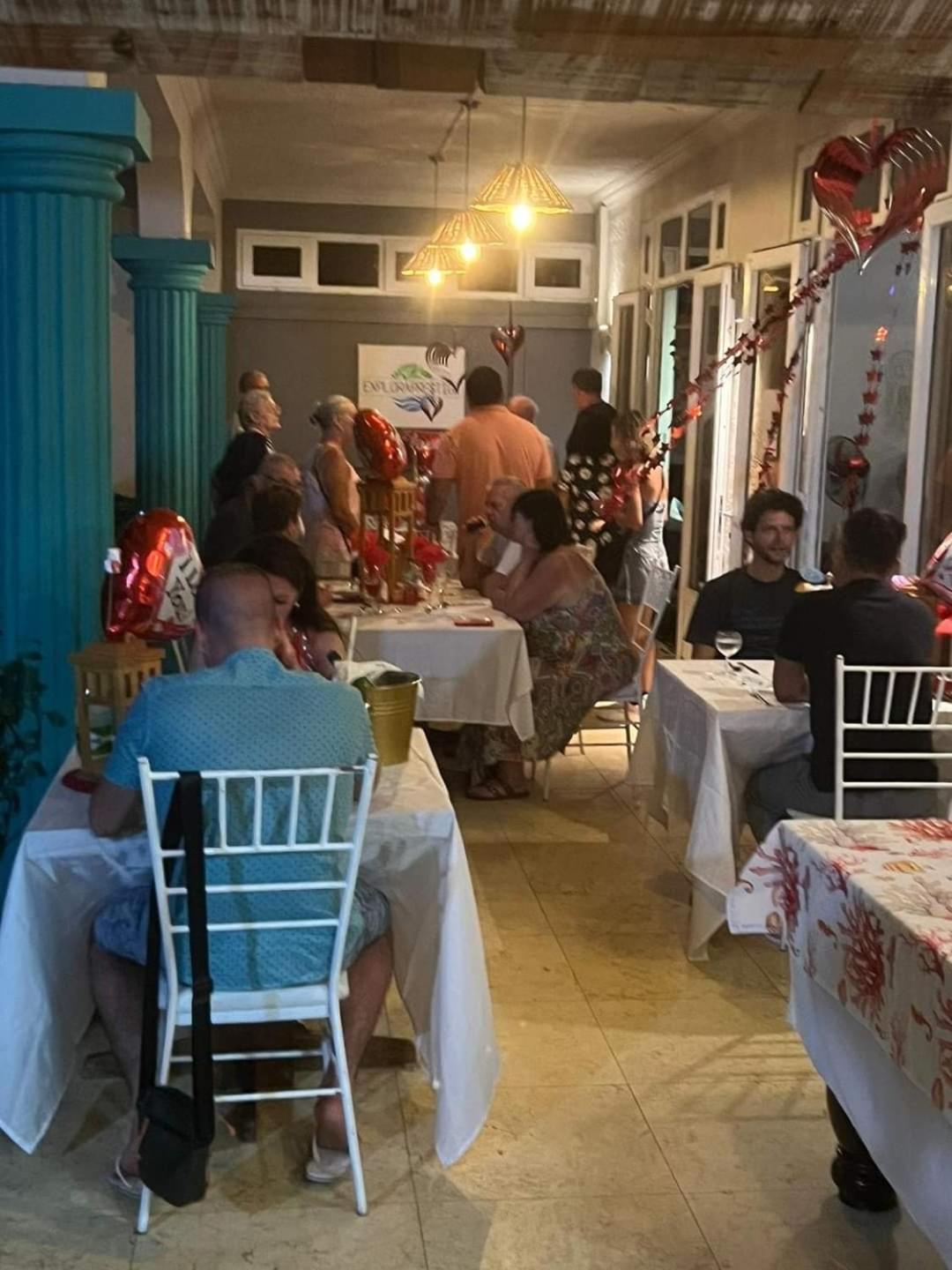 Explora Prestige Bed & Breakfast Blue Bay Bagian luar foto