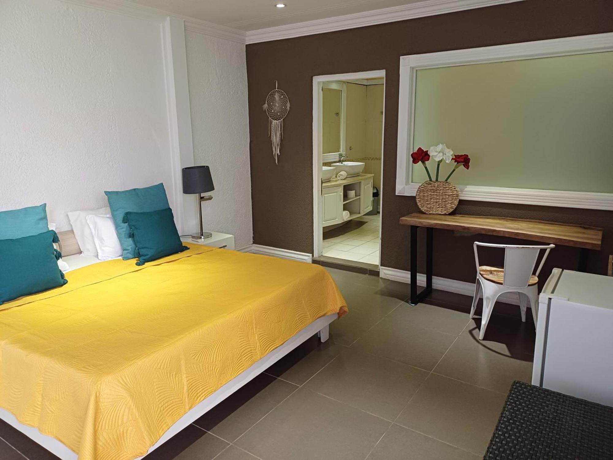 Explora Prestige Bed & Breakfast Blue Bay Bagian luar foto